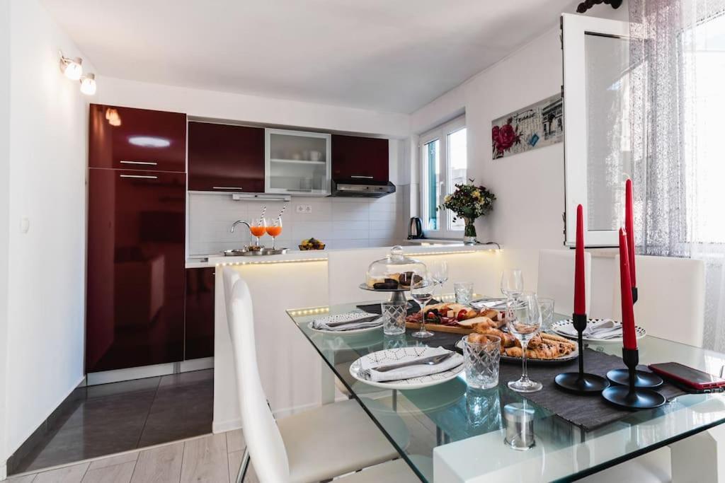 Holiday Home Marina-Renovated House In City Center Rogoznica  Eksteriør bilde